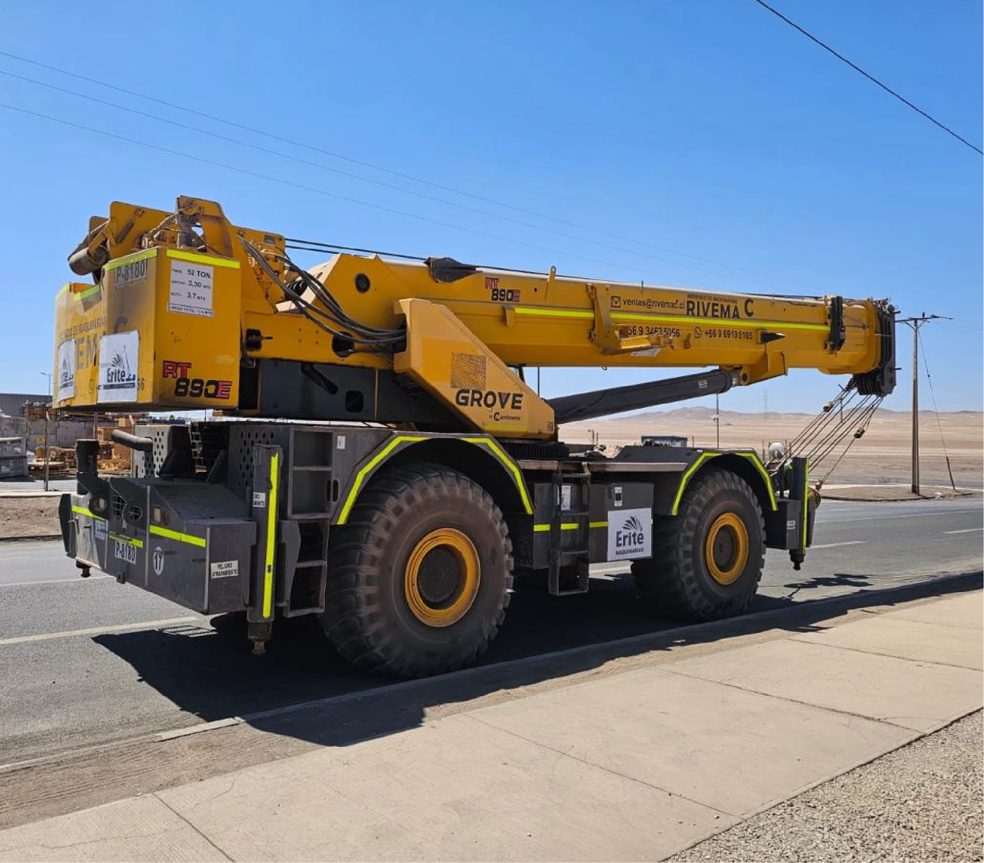Grúa Grove RT890E Erite en faena industrial